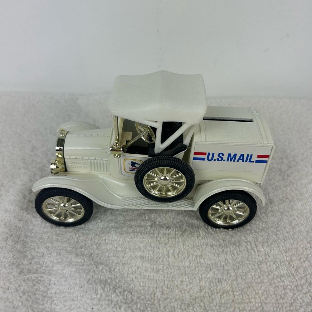Set of 4 - VTG '87-90' ERTL U.S. MAIL Limited Edition Series die-cast bank cars. - Picture 4 of 16